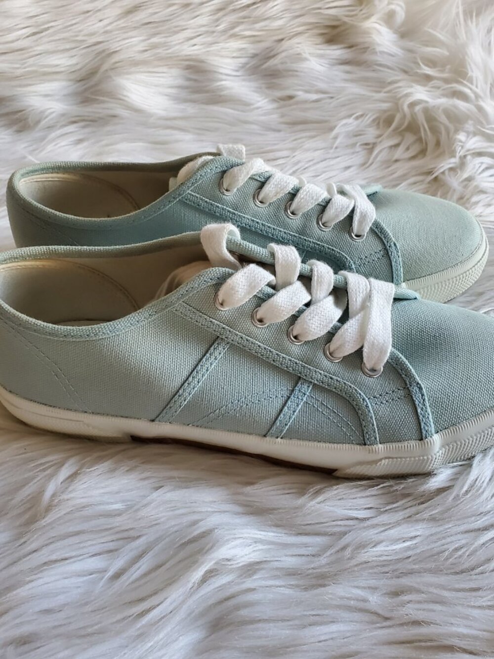 Lands' End Classic Pale Blue Canvas Lace-Up Sneaker SZ 7.5 - Picture 2 of 9